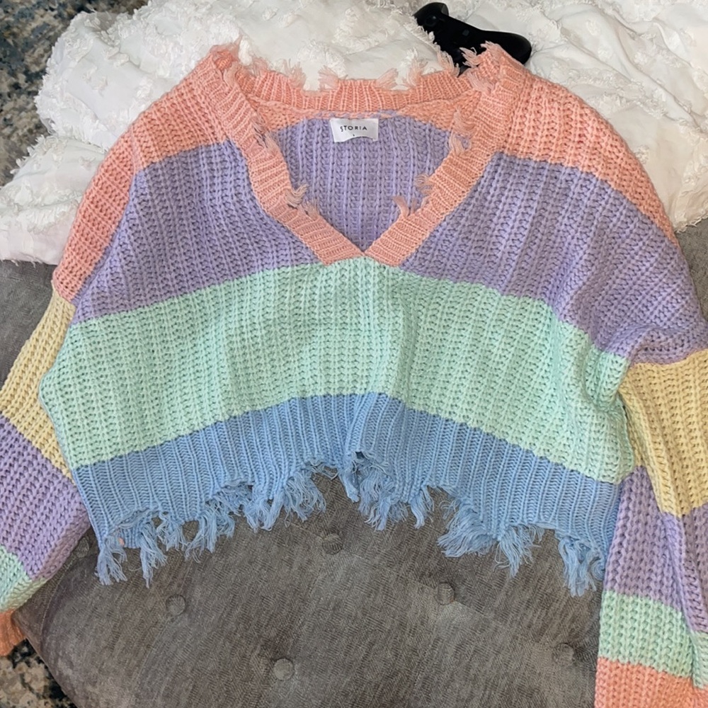 sweater - Picture 2 of 2
